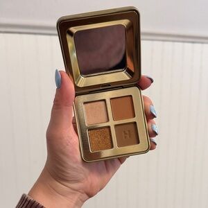 Hourglass Curator Palette in Futurist